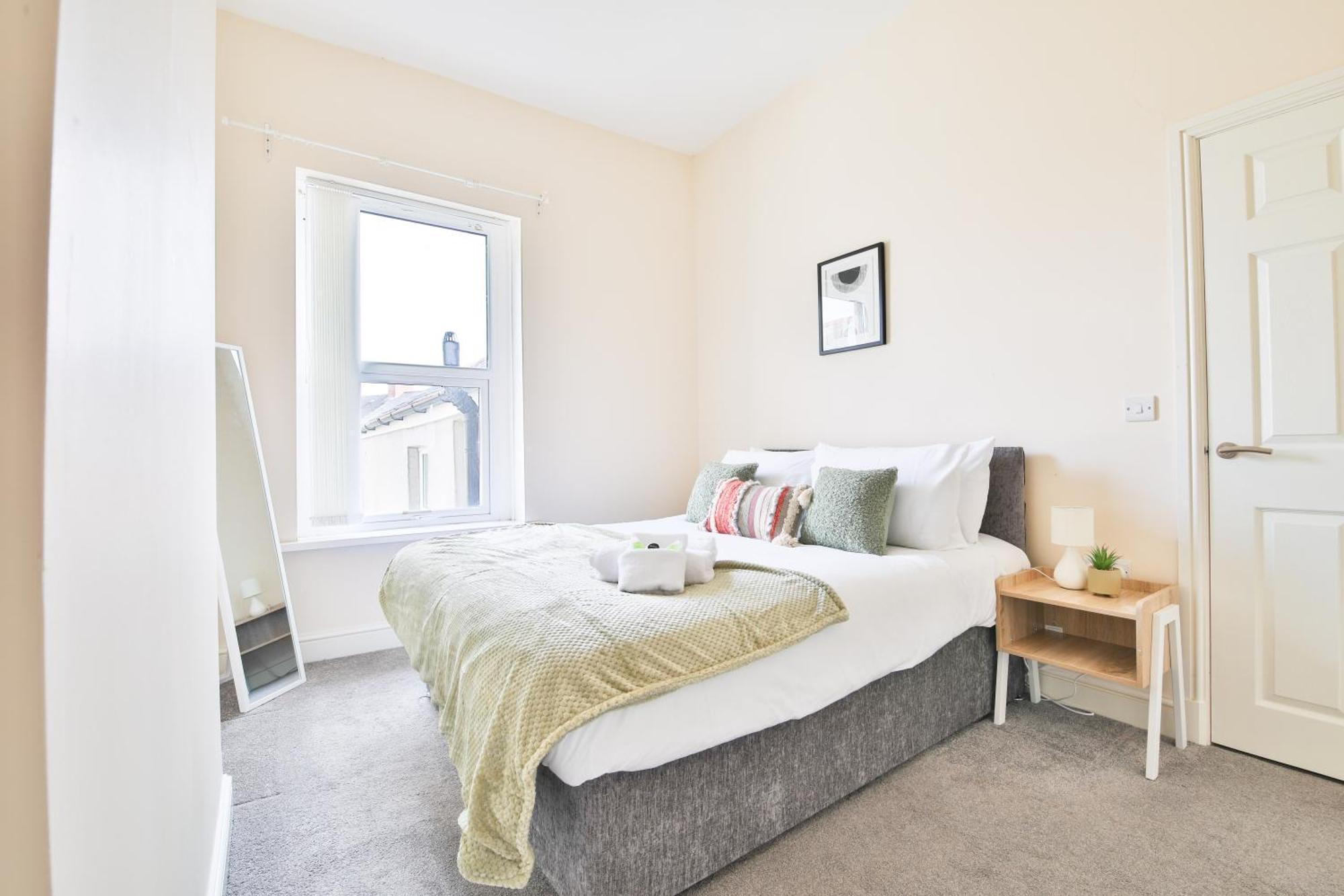 Stayright 3-bed Near Cardiff- Sleeps 6, Twin Or King Beds *