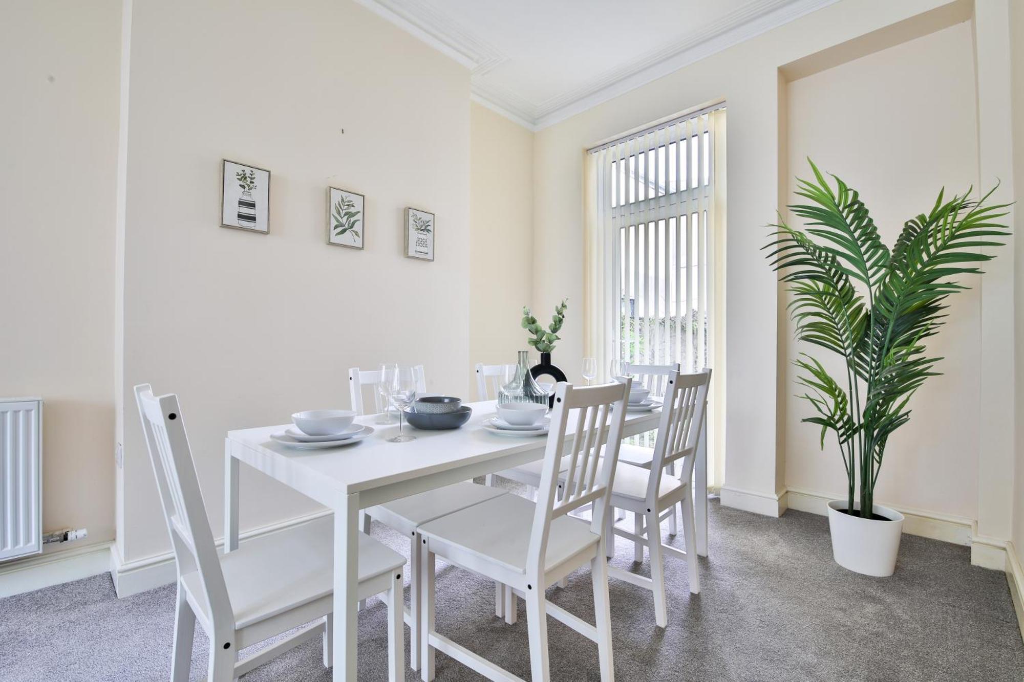 Stayright 3-bed Near Cardiff- Sleeps 6, Twin Or King Beds Apartment Cardiff